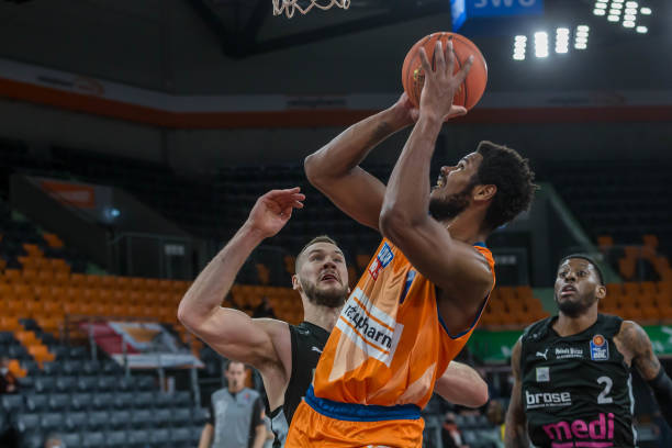 展现出极高 展现出极高